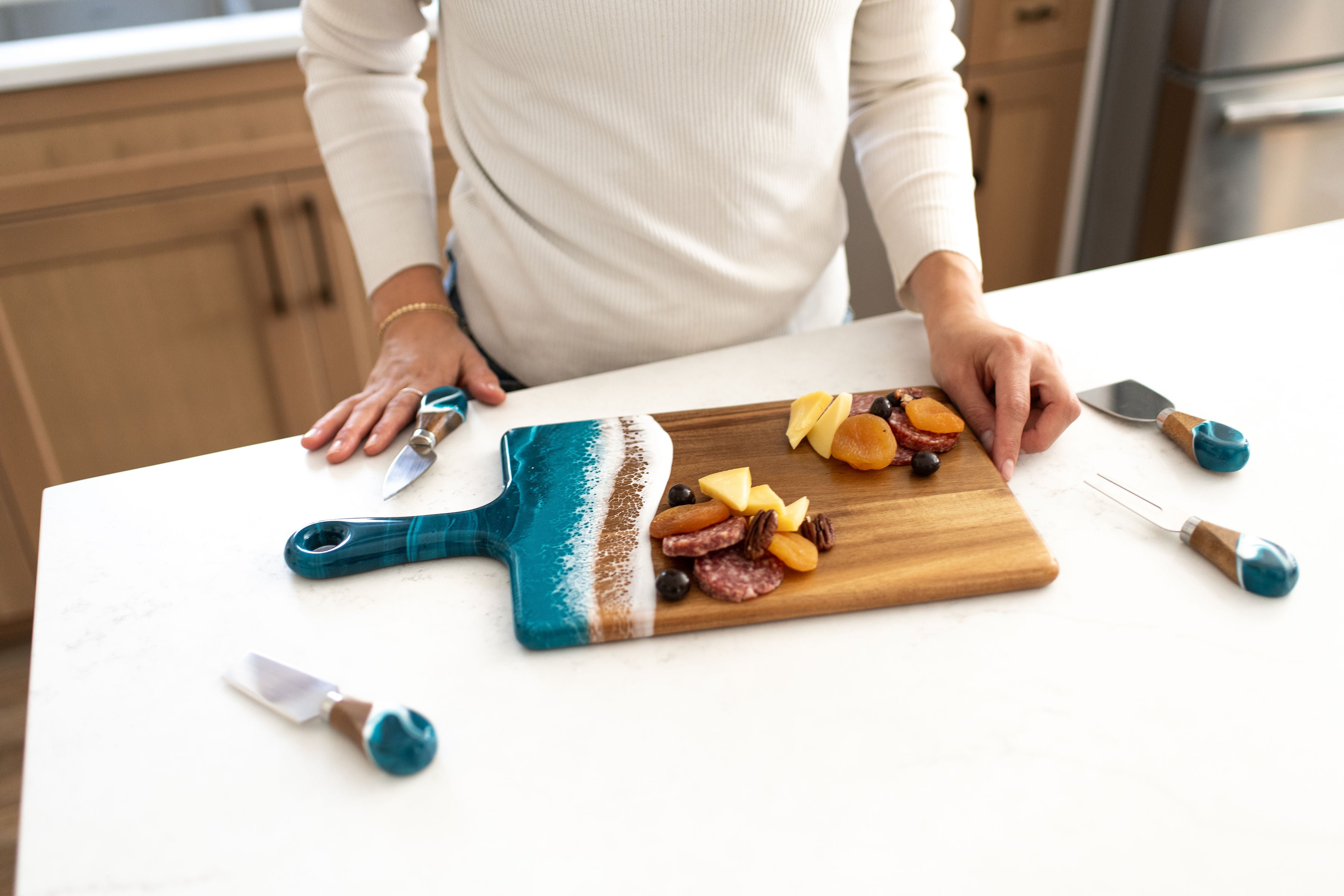 Medium Acacia Cheese Boards-8